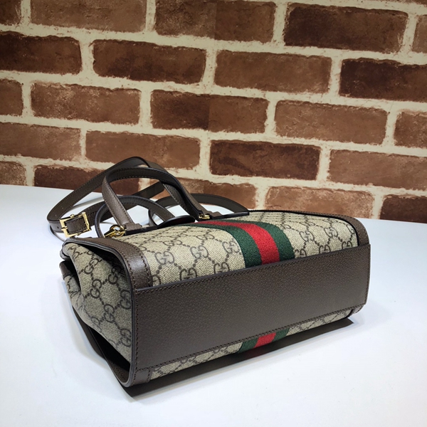 グッチバッグ角部分ディテール